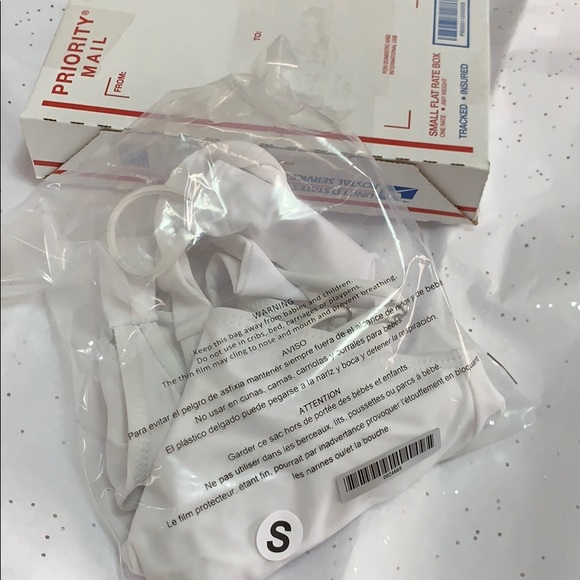 LACE UP WHITE LOW WAIST 2 PIECE BIKINI SET. - Picture 5 of 7